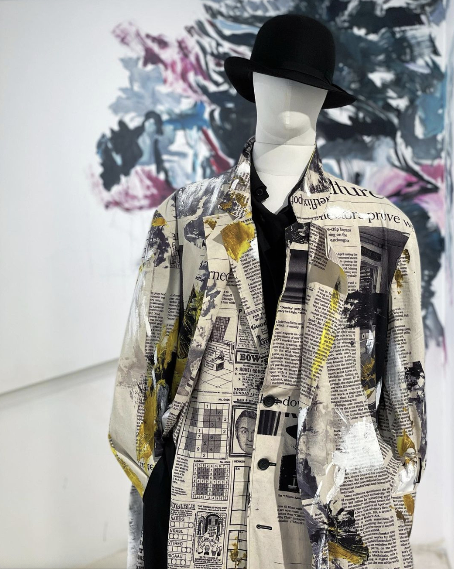 报纸做的走秀服装图片(新媒体时代下) - 赤虎壹号