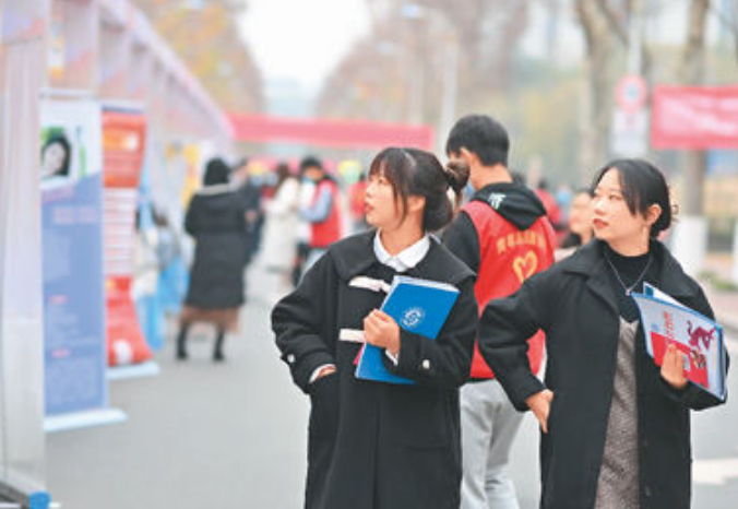 大学毕业生个人档案应该放哪？别不以为然，以免毕业变成“黑户”