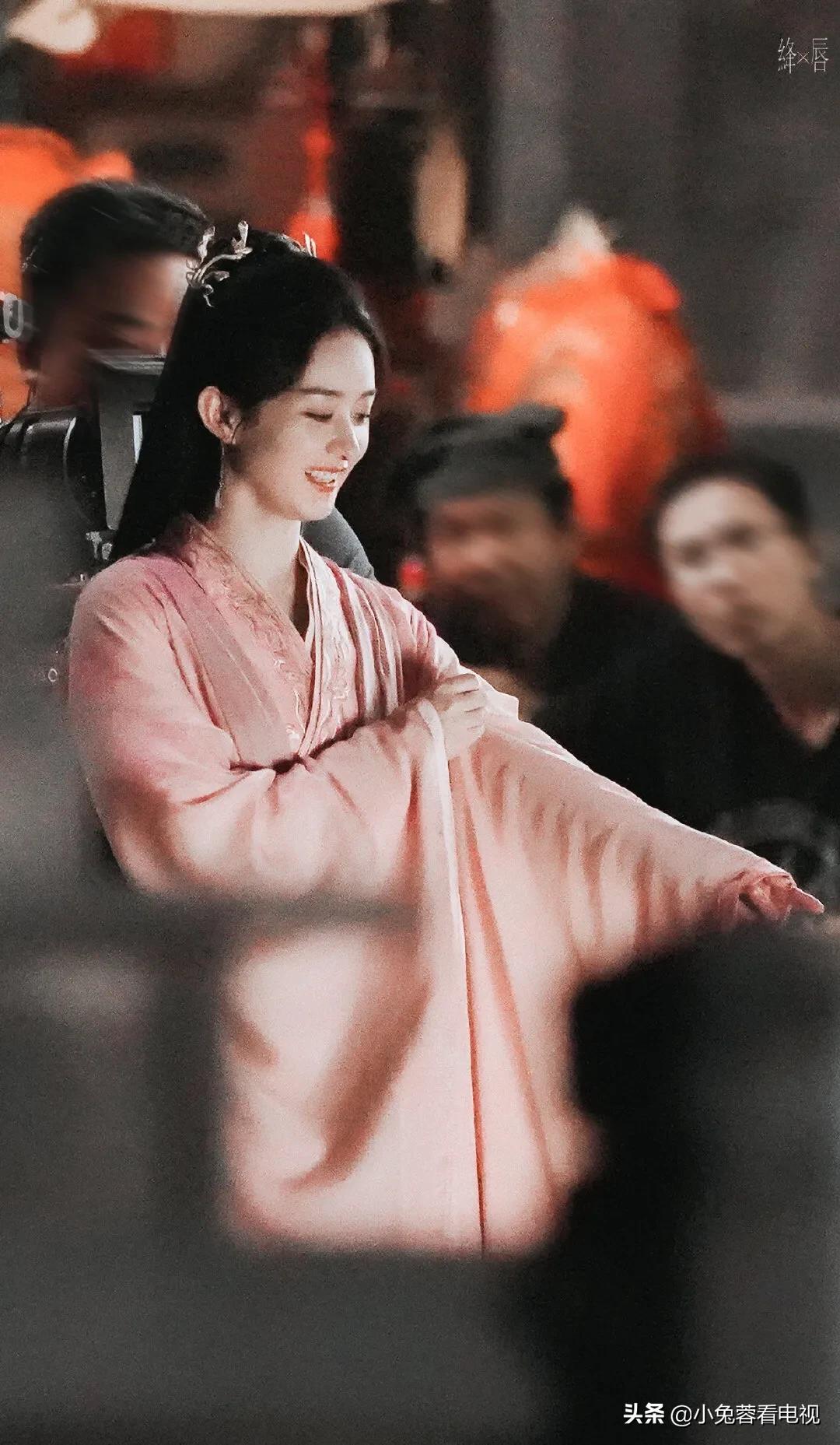 赵丽颖与凤行粉色古装造型