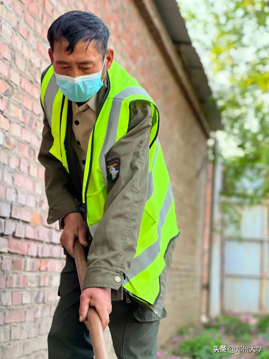 今天，致敬劳动者！