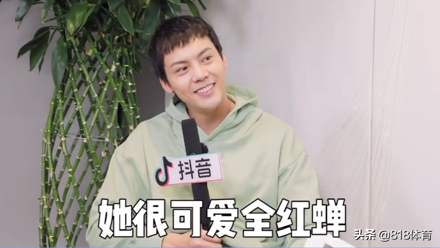 陈伟霆:全红婵是团宠大家很疼她,聊着聊着走错了方向被师姐叫回去