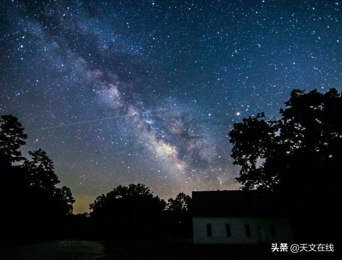 您需要获取的2022年流星雨指南，全都在这里！天琴座是下一个