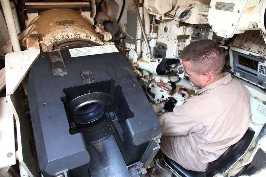 ��ս̹����ƵĵͰ����գ�ʵ����һ���������ö�û��