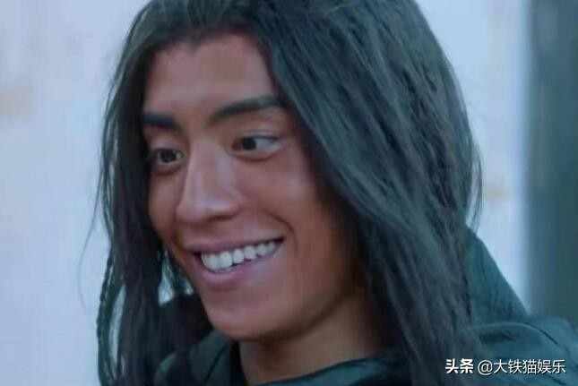 相貌平平却一直演男主的8位男星，扮酷耍帅演霸总，谁最让人尴尬