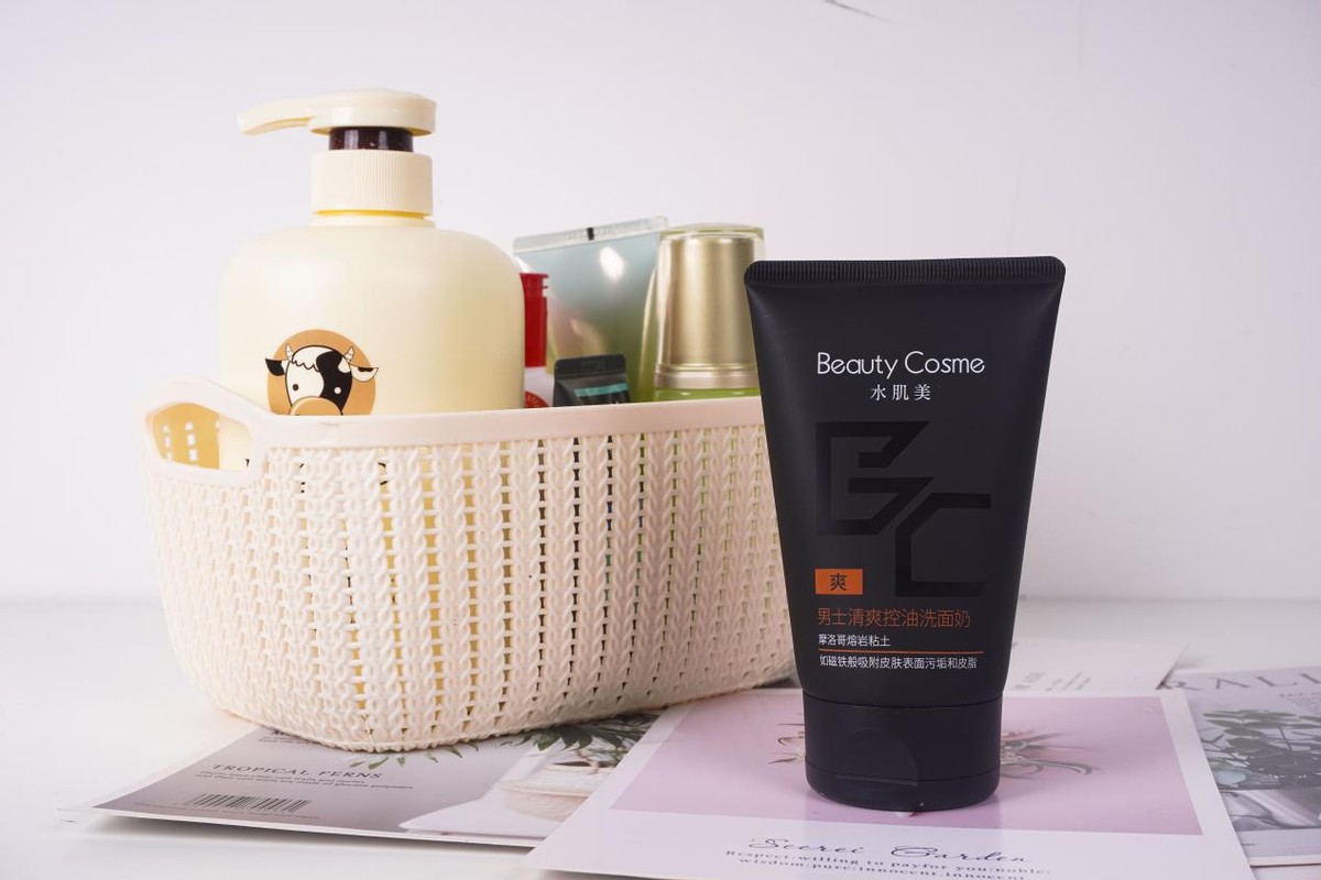 男士洗面奶就选它：洗掉油腻，堪称清洁“白月光”