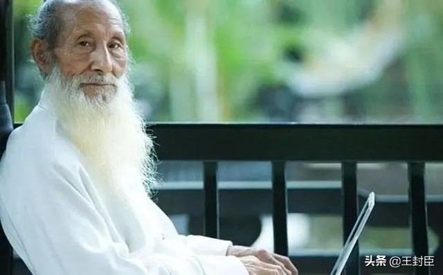 人们常说不听老人言吃亏在眼前(人们常说不听老人言，吃亏在眼前，有些老话)