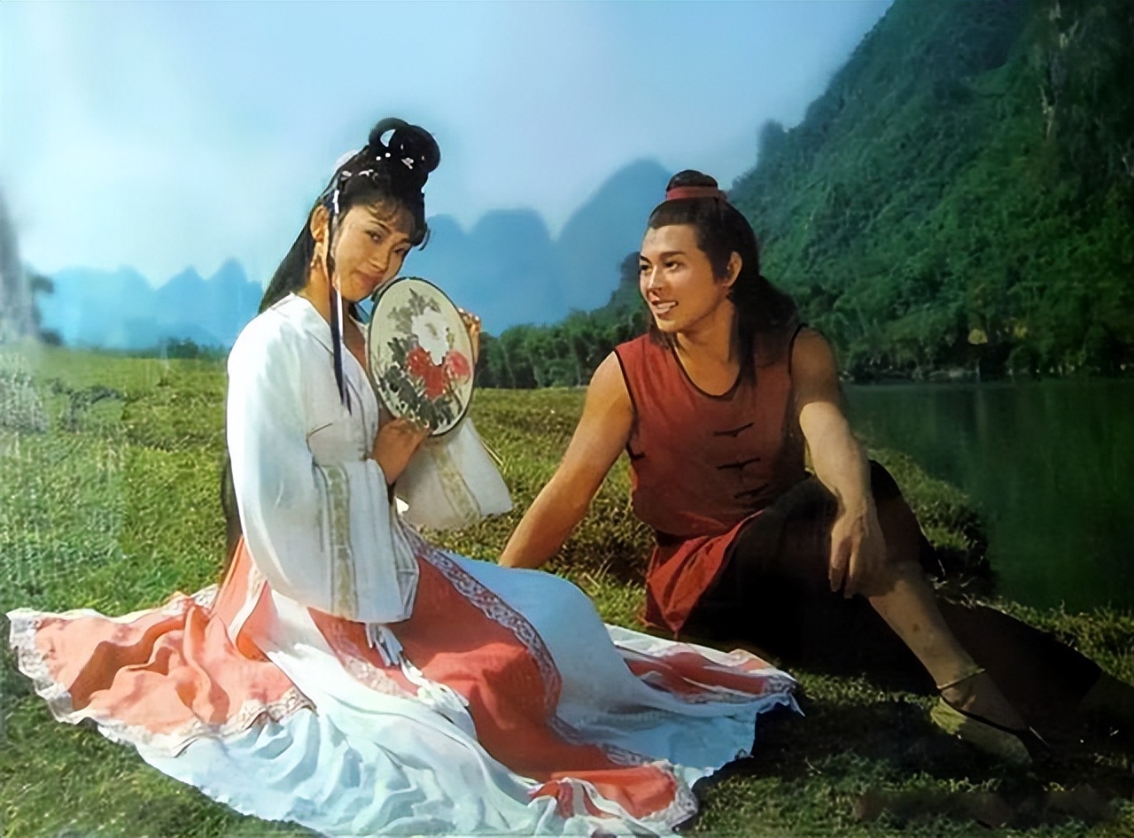 离婚32年后，再看李连杰、黄秋燕的婚姻，才明白离婚是最好的选择