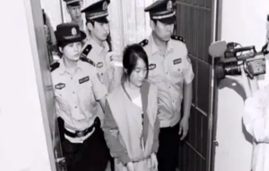2000年2个广东小孩离奇失踪，20 岁亲姐毫不关心，调查发现不简单