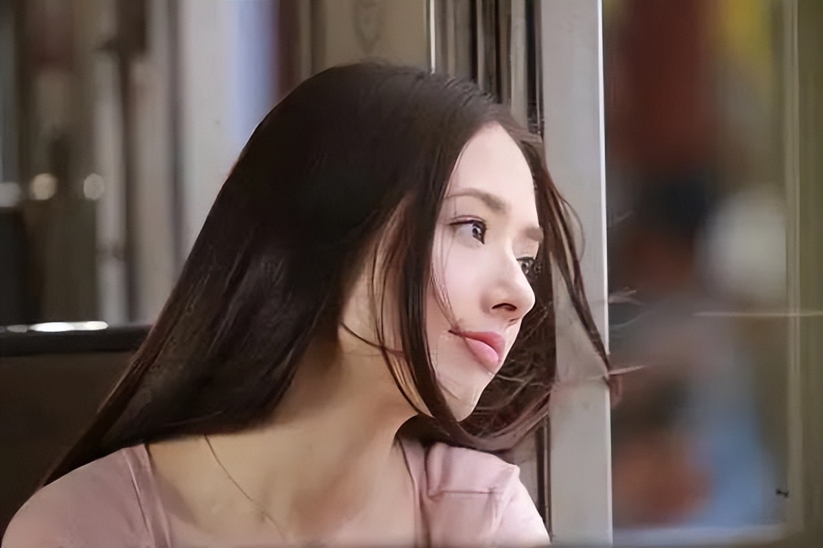 看了她们，才知道什么叫“自带清纯校花脸”，有些气质真是天生的