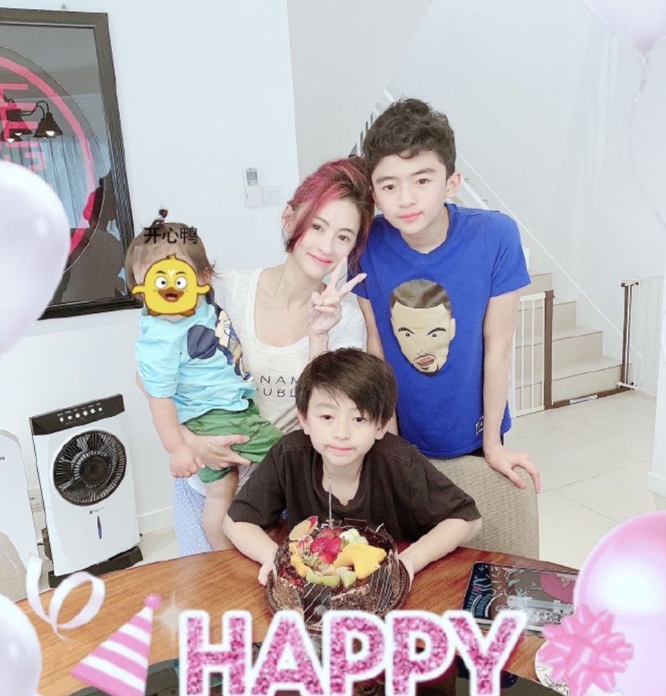 “高开低走”的7位港星，个个红极一时，却将一手好牌打得稀烂