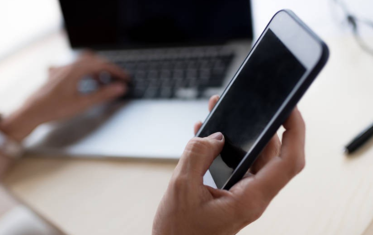 7年前43岁母亲不顾众人反对，强行将子宫移植给女儿，后来怎样了