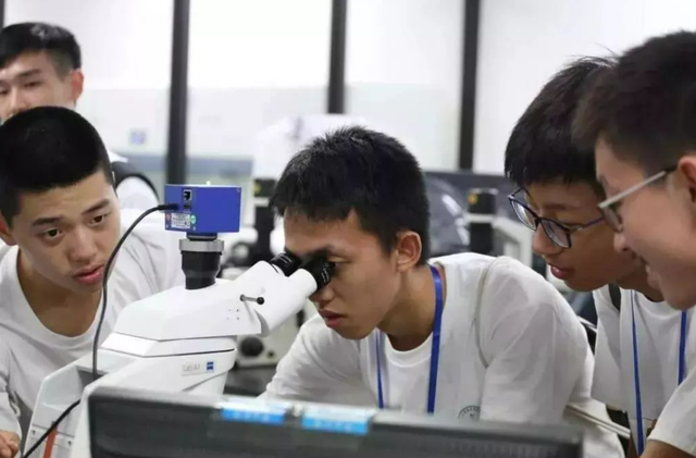 只要被录取，就给15万奖学金，为“抢人才”这所双非大学拼了