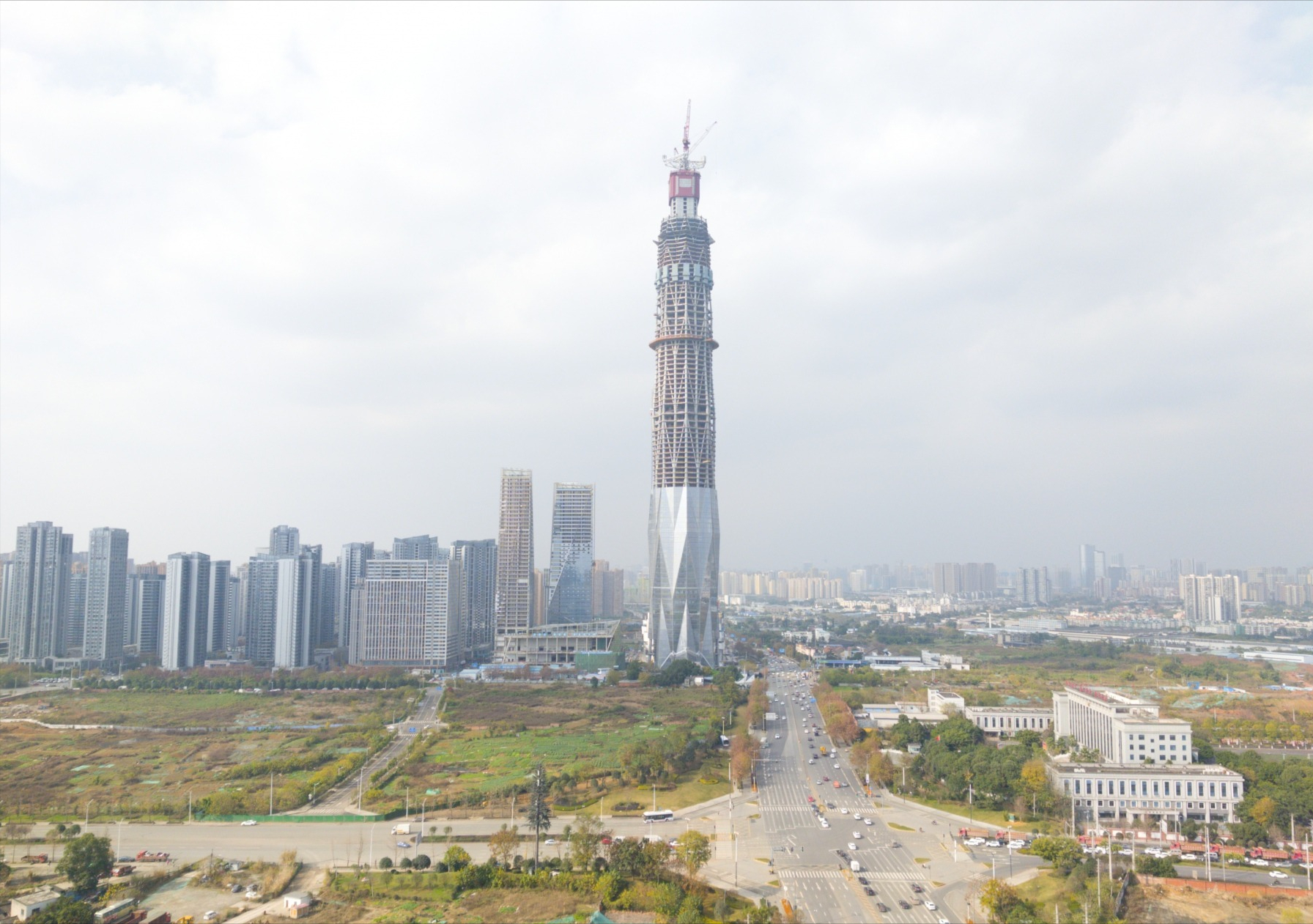 全球在建(核心筒已出地面)最高的十座摩天楼——中国绿地集团占半
