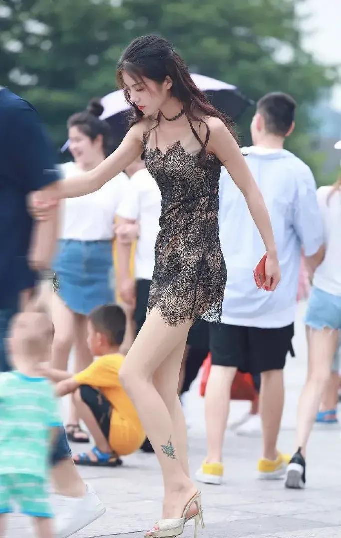 身材好 颜值高 气质佳的美女休闲街拍美图合集