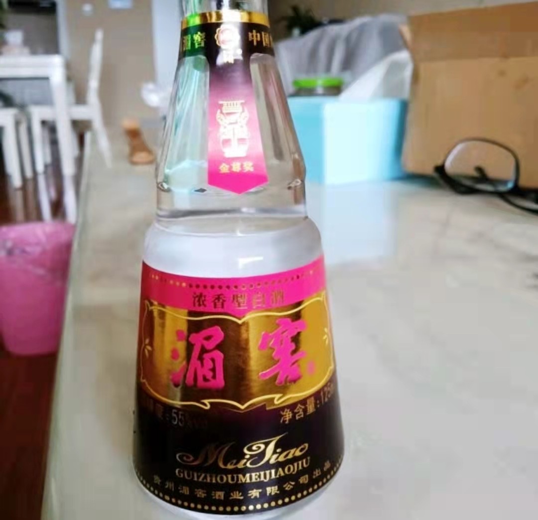 贵州酒厂遍地，那本地人都喝什么酒？这5款好喝不贵，行家成箱买