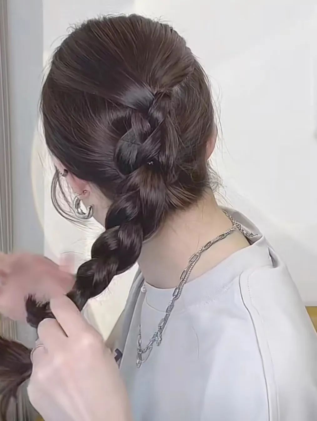 鞠婧祎：从平平无奇的土味路人，蜕变成氛围感女王