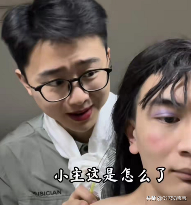 疫情封校，百无聊赖的男生宿舍上演起了“甄嬛传”，可谓活灵活现