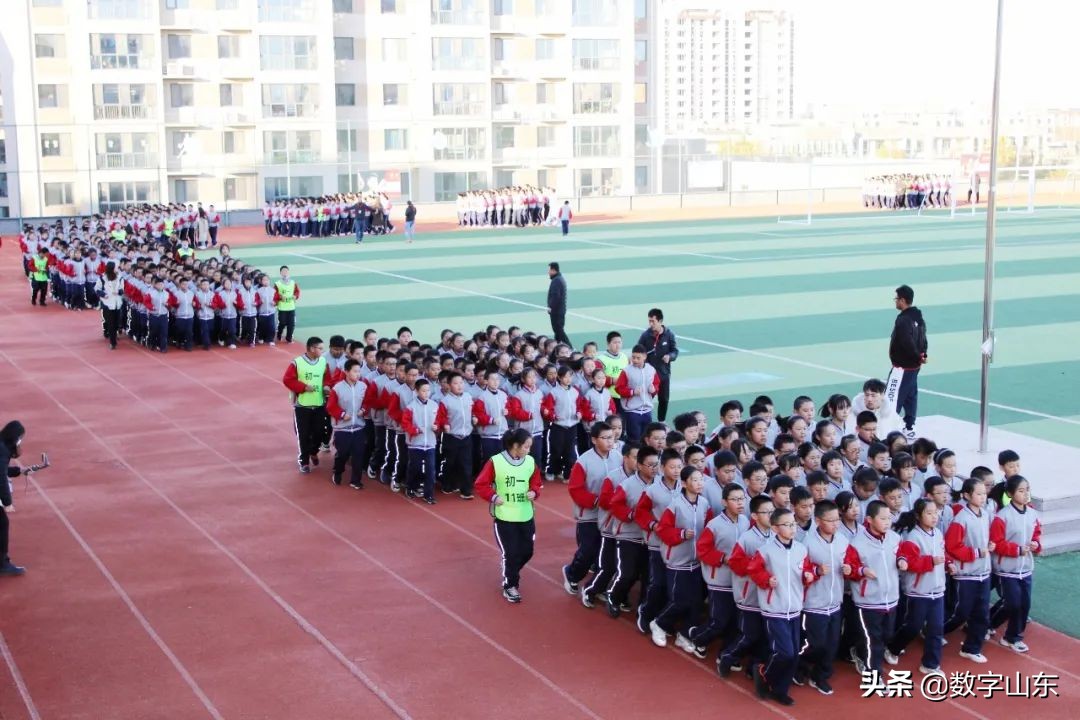 萊西市濟(jì)南路中學(xué)“三讓”系列活動(dòng)(圖27) 萊西市濟(jì)南路中學(xué)“三讓”系列活動(dòng)(圖27)