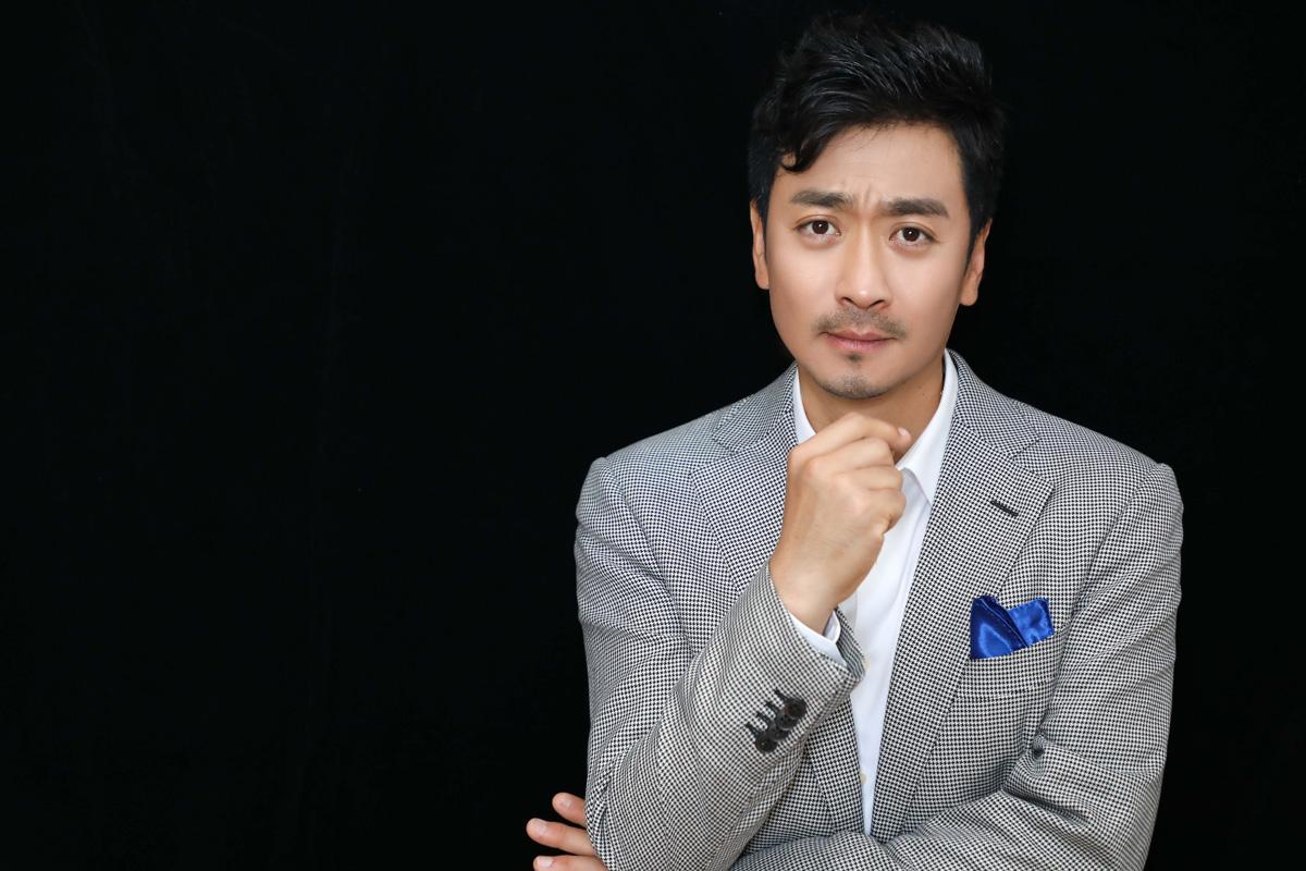 视觉盛宴!10位西北男明星,个个是棱角分明,浓眉大眼的硬汉帅哥