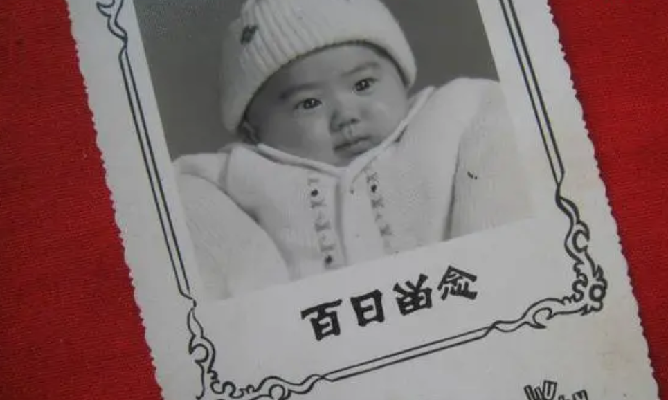 妻子是央视制作人，丈夫是老师，6旬夫妻退休后做面包火到了法国