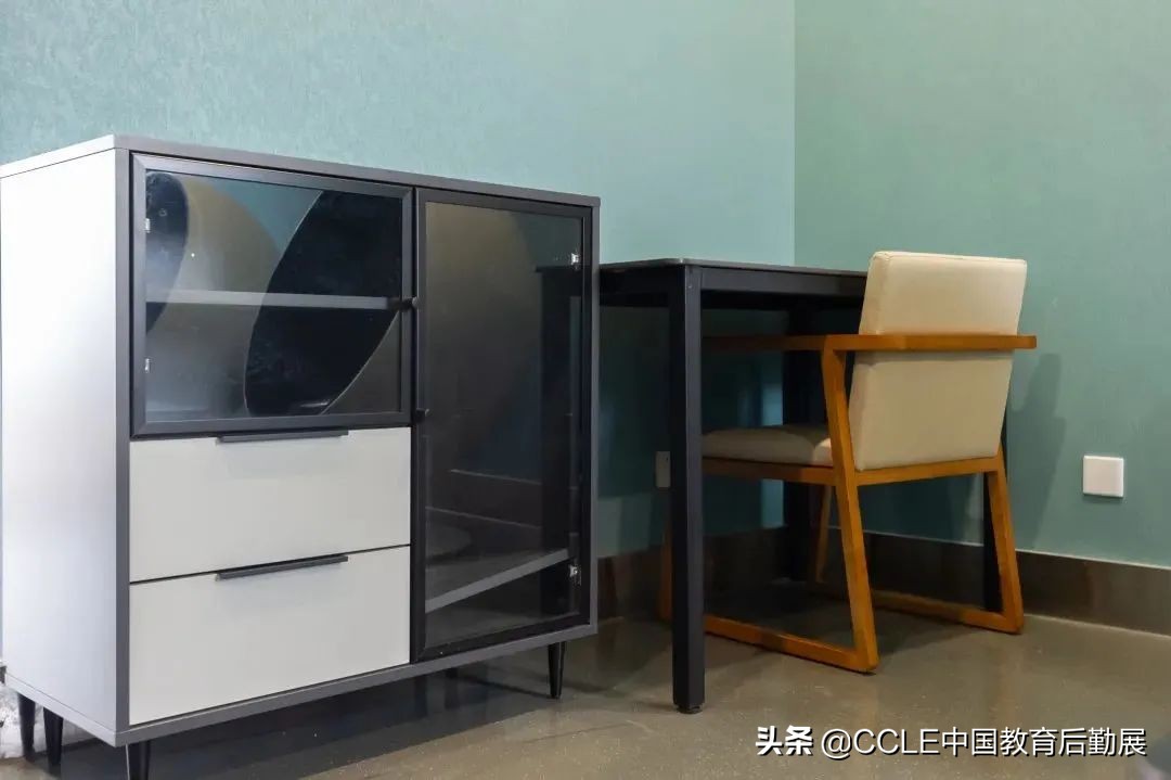 智慧教室长啥样？一起来看这个高科技打造的“网红教室”