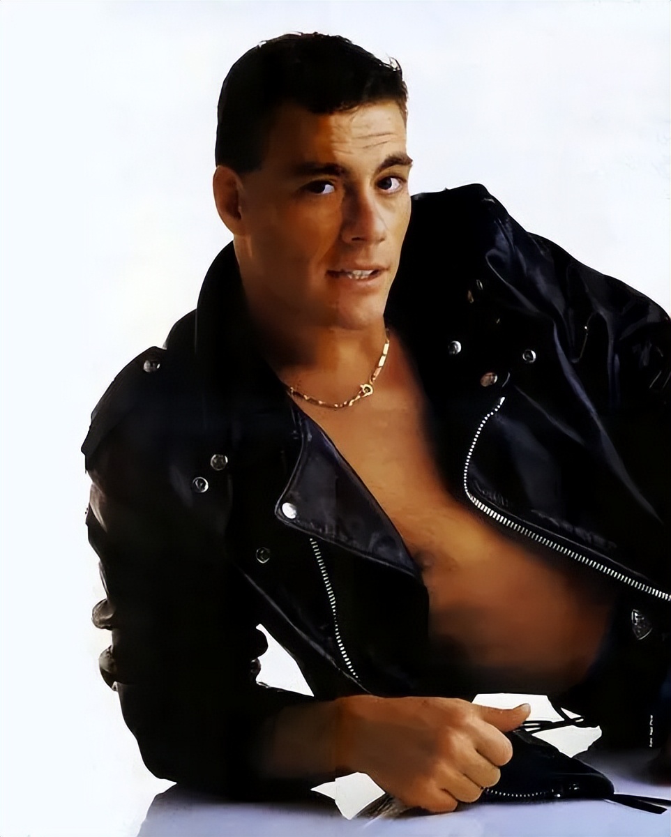 充满力量感的尚格云顿，始终是很多人心中最劲爆的动作巨星