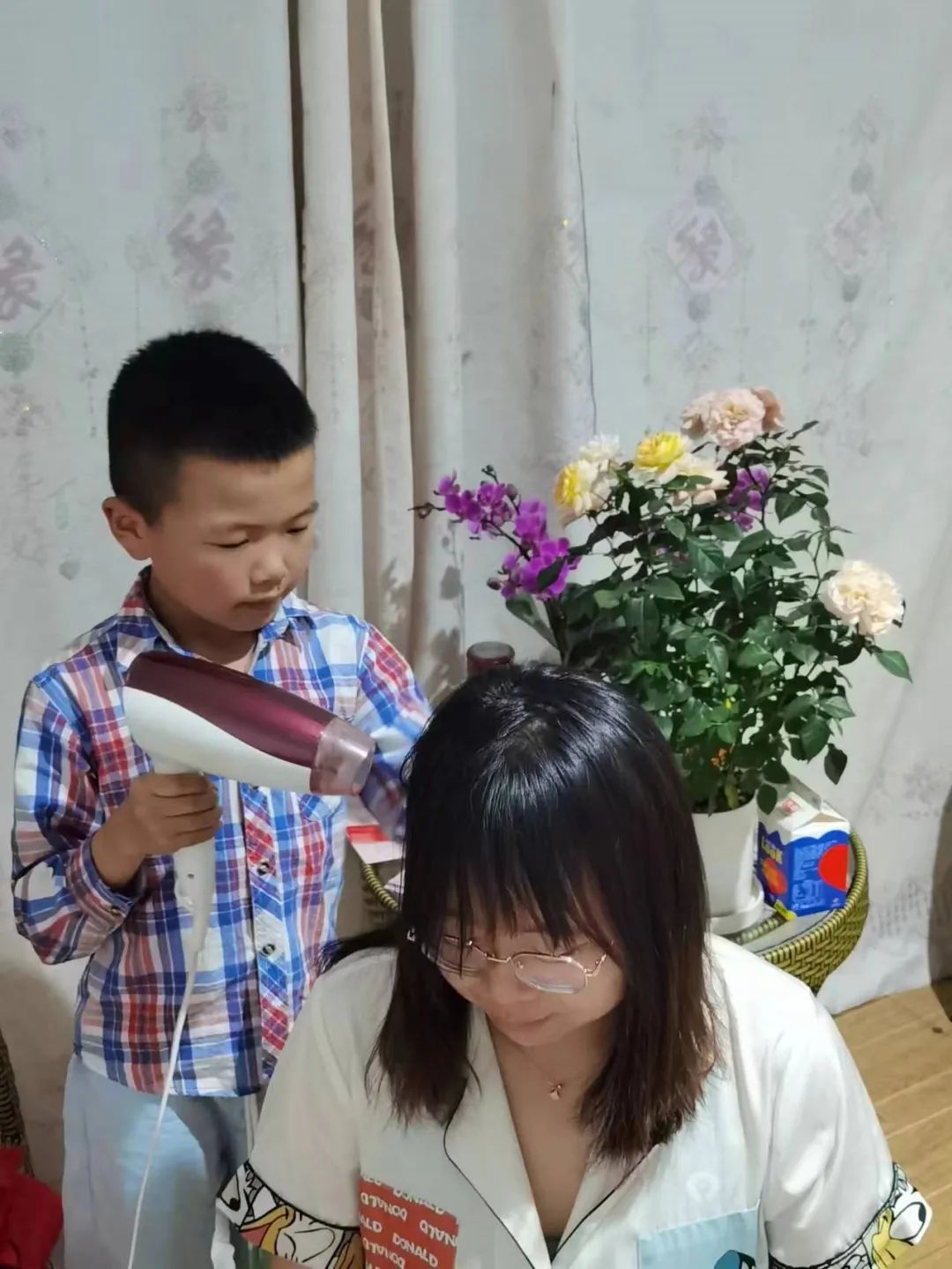 温馨五月天，感恩母亲节｜——合江小学举行第十二周主题升旗仪式