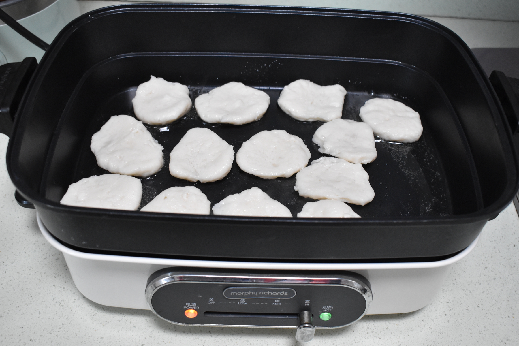 在家吃烤鱼火锅，食材丰富简单省事，好吃又实惠，家人赞不绝口