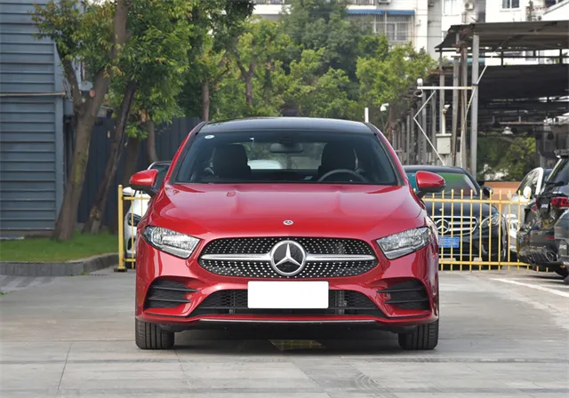 车300:奔驰价格大跳水,最低17.36万元,轴距近2米8,还买啥思域