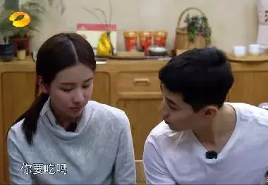"娱圈学霸"陈都灵：素颜证件照打败章泽天，挤掉杨紫出演女主角