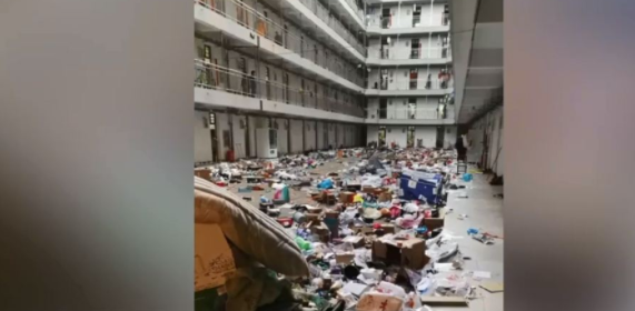 某高校成隔离点，学校粗暴转运学生物品，学校道歉并作出承诺