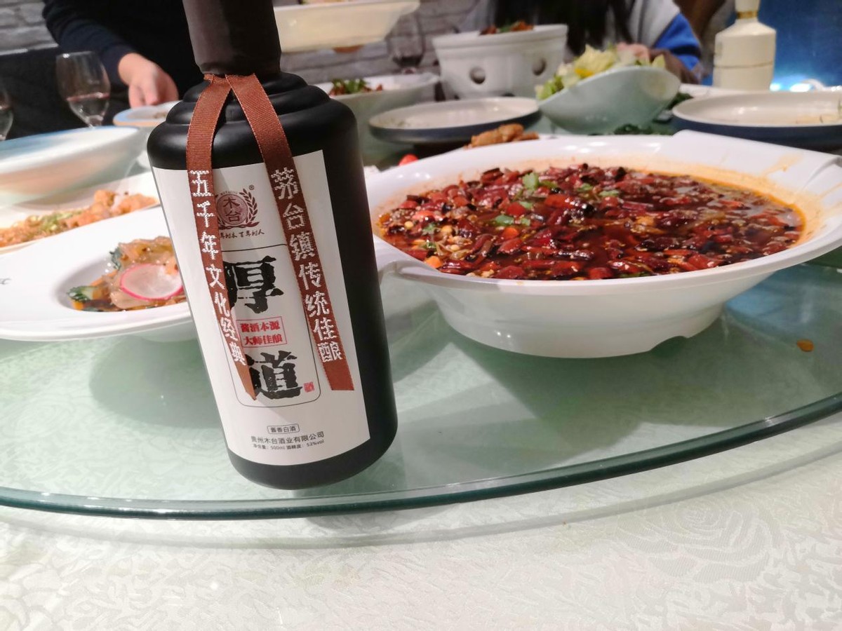 贵州酒厂遍地，那本地人都喝什么酒？这5款好喝不贵，行家成箱买
