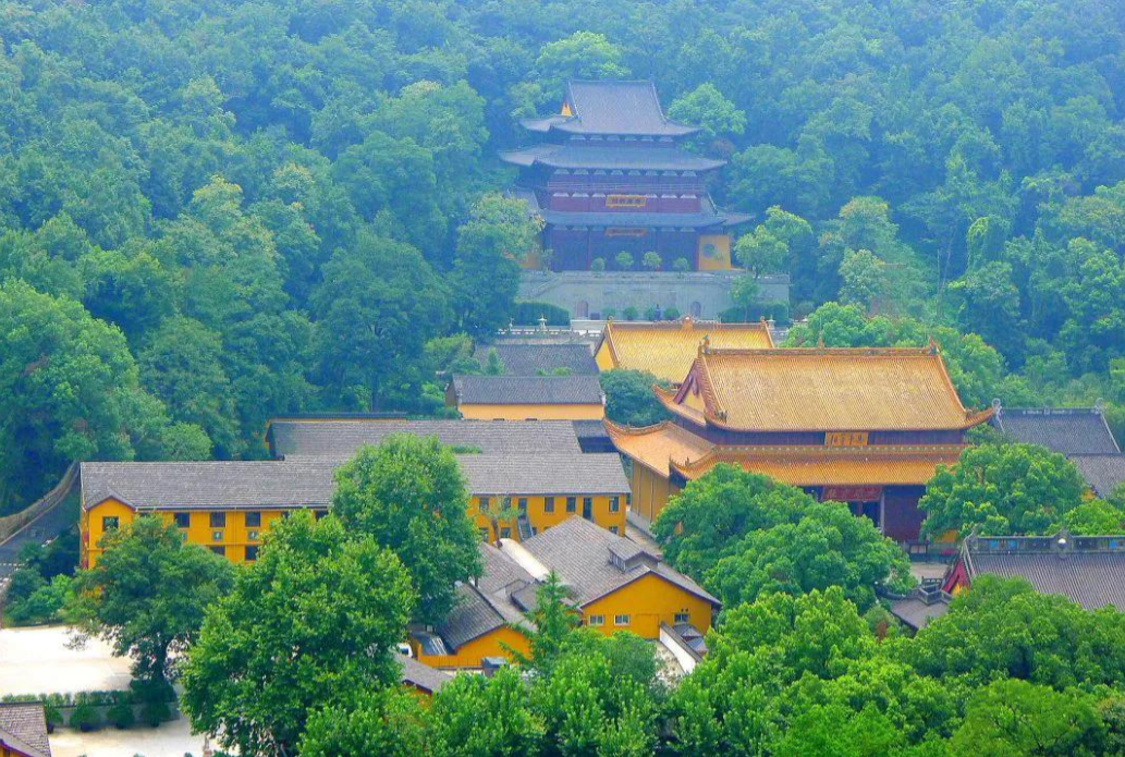 通缉犯徐心联：潜逃17年，初中生混成佛门高僧，一部手抄经卖50万