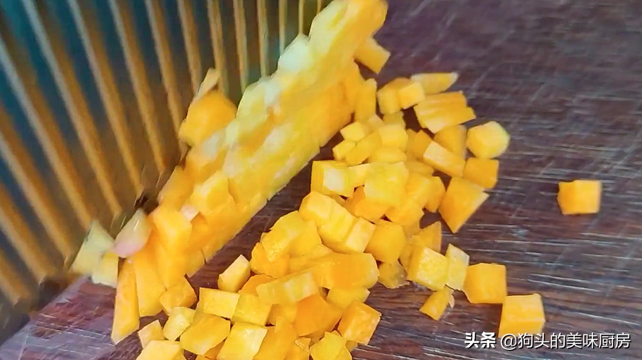 马上过年了，做一道“财源滚滚”，色泽金黄，外焦里嫩，越吃越香