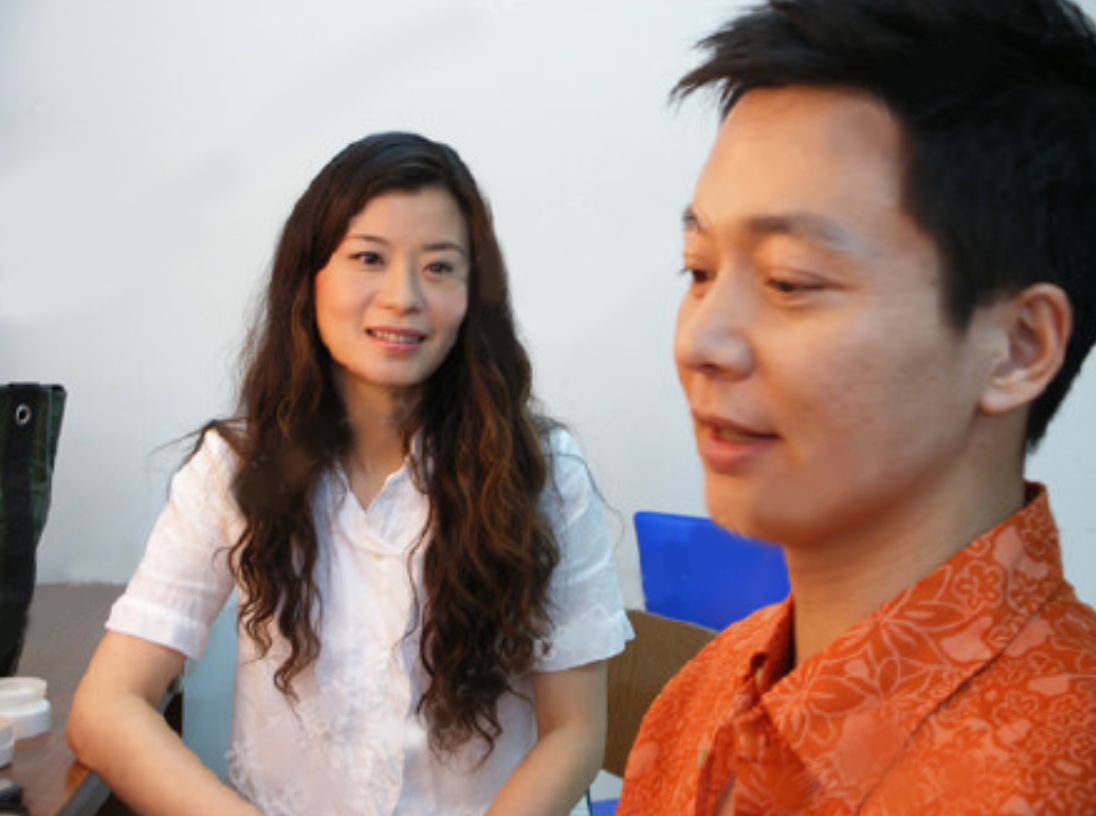 吕梓媛和刘奕君的爱情故事分为三个阶段,分别是"美好的爱情""严肃的