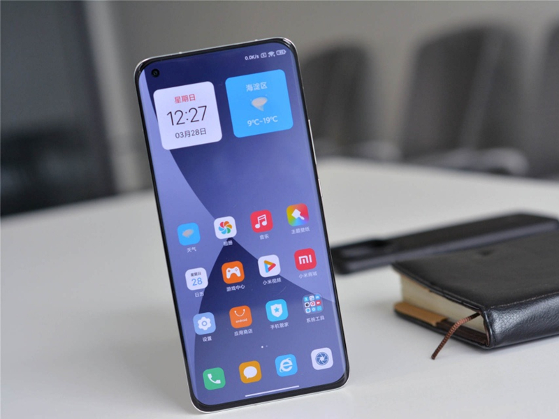 买手机别再扣扣搜搜，这4款手机性能强拍照好，用三四年没有问题