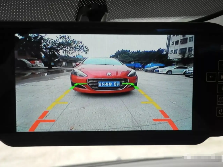 倒车影像有“红黄绿”三条线，它们分别代表什么？很多车主不知道
