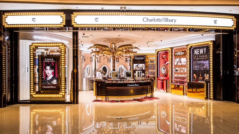 CHARLOTTE TILBURY携中国区魔法美妆大使董思成闪耀深圳梦幻新旅程
