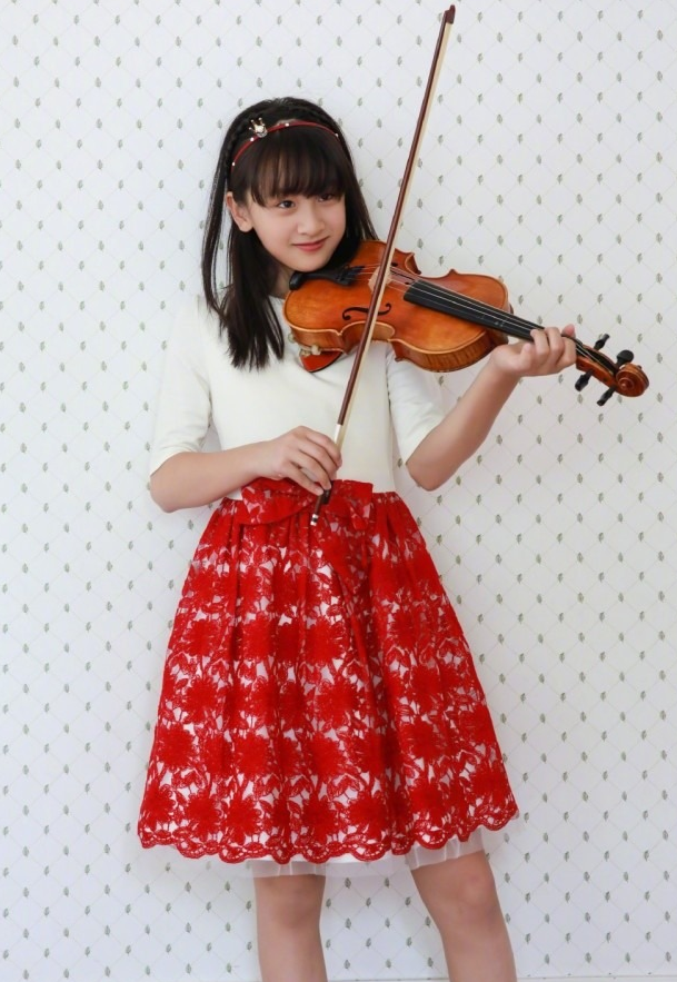 田亮与女儿同框跳舞，14岁森碟身高优越直追爸爸，父女俩越长越像