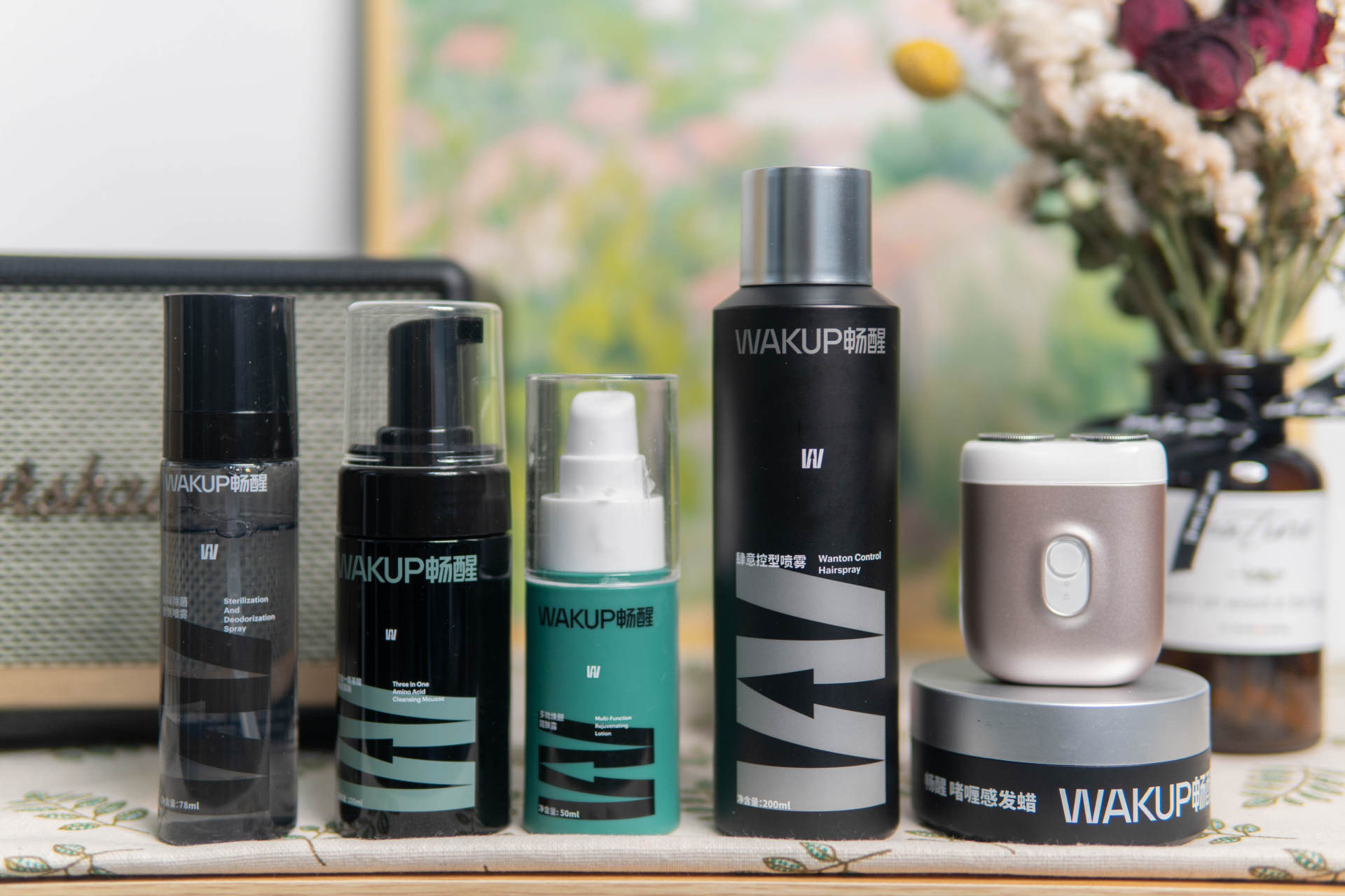 轻松搞定日常发型，畅醒发蜡、定型喷雾让你秒变精致男孩清爽干净