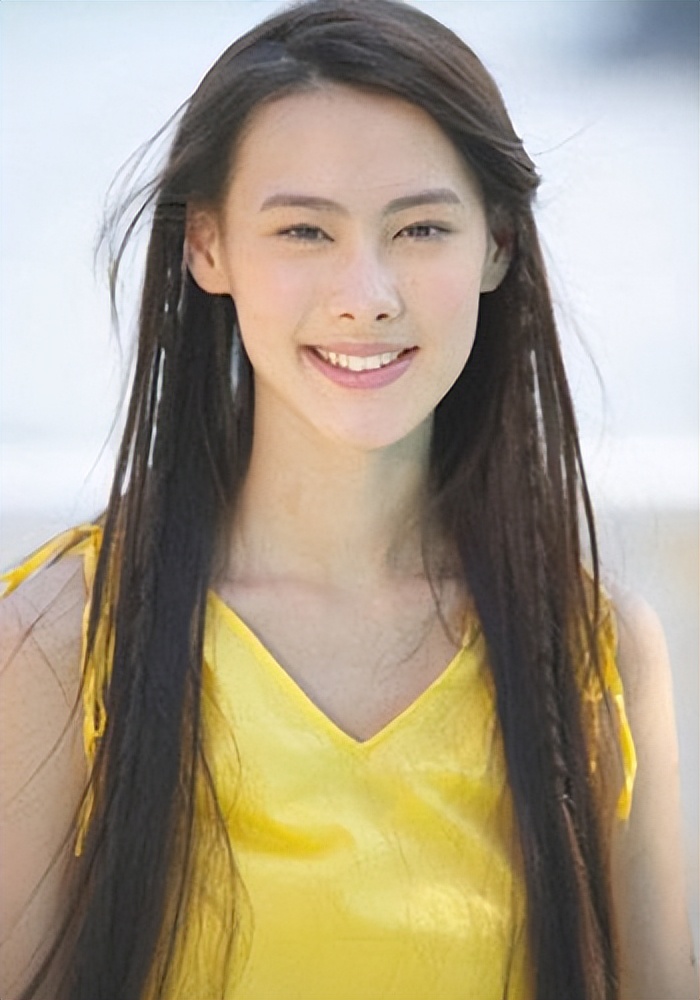 梁洛施:曾渴望有一个家庭,最终走向自由