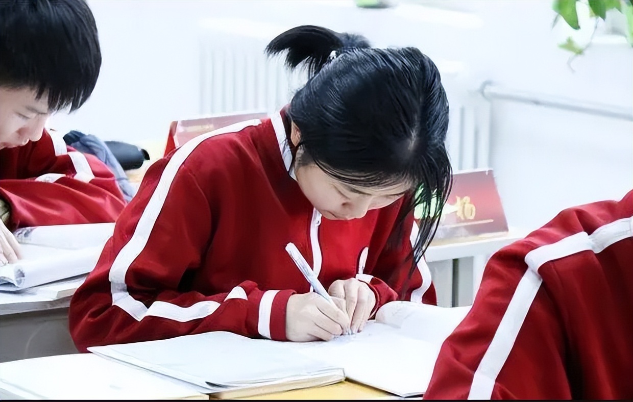 高考政策有变动，多所985高校公布不再招收特长生，家长要了解