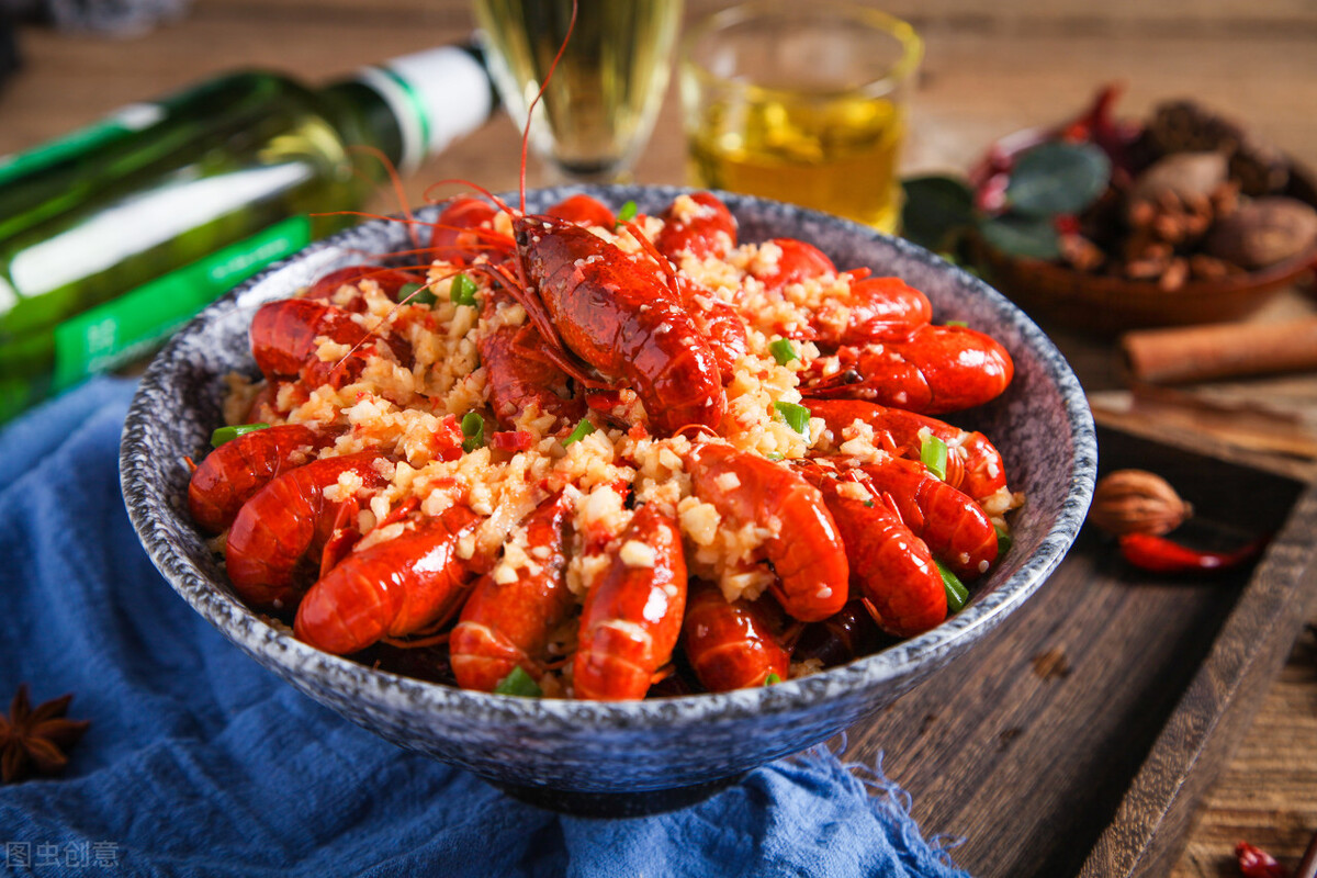 适合朋友圈晒美食搭配的文案