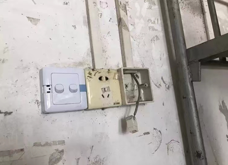 为了迎接新生，各大院校晒研究生宿舍环境，仿佛挣扎在贫困线上