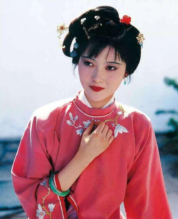 87版红楼梦邢蚰烟零差评的角色扮演者李伊气质很像林黛玉