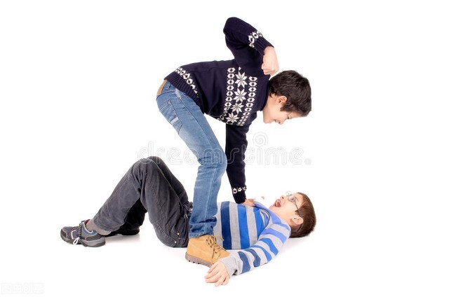 孩子被同学打了，咋办？