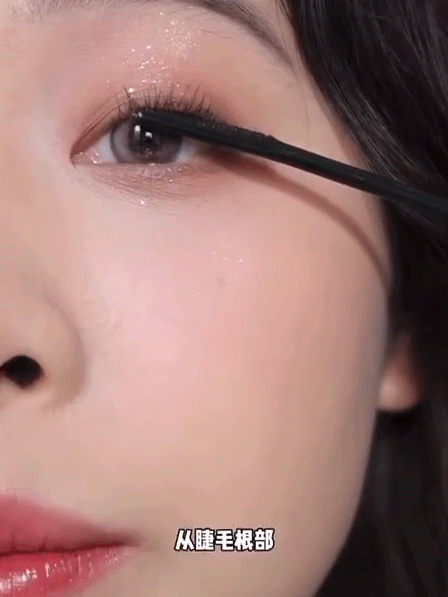 鞠婧祎又来造福美妆界了！素人撞脸刘亦菲，气质却差了十万八千里