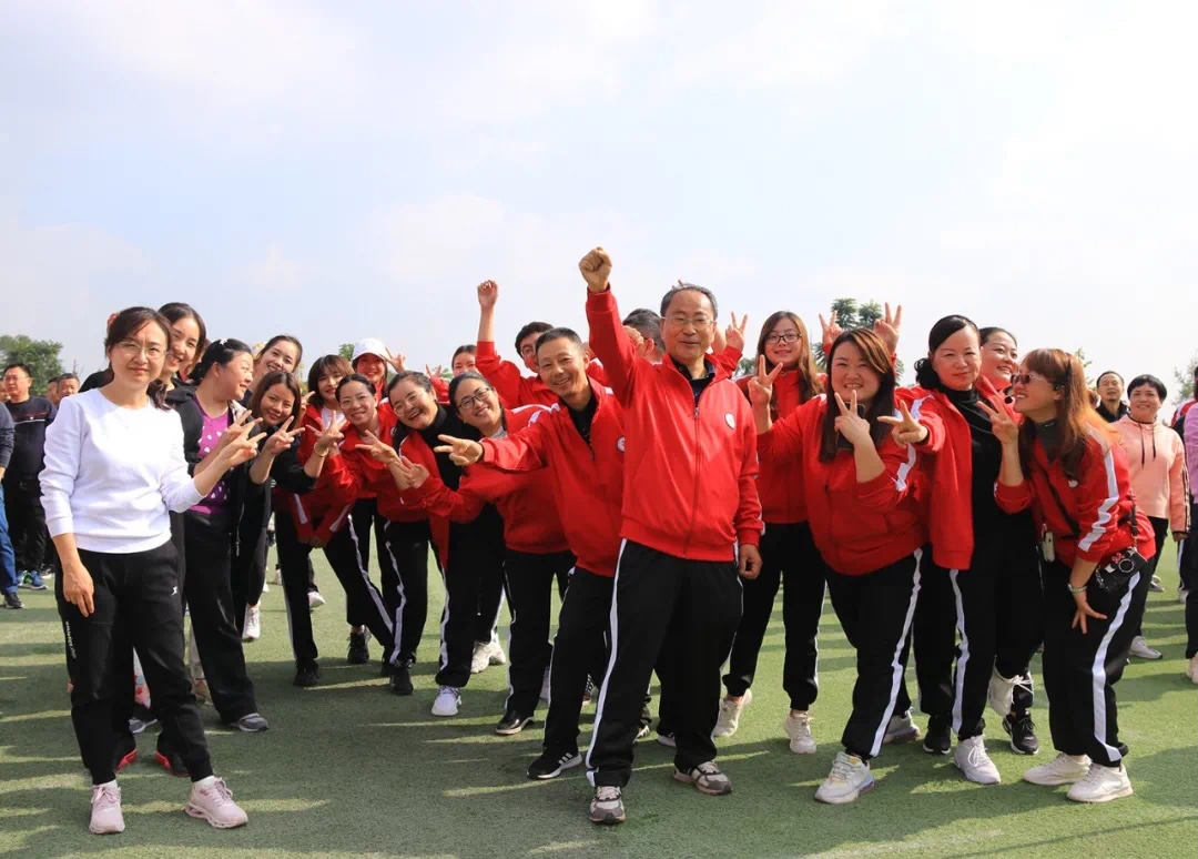 岁末年初“数说”教育，成都实外五龙山夯实基础展望新年