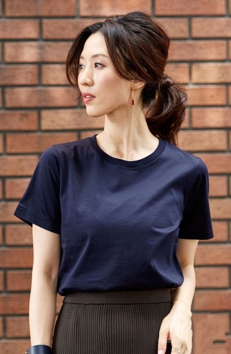 女人到了中年不能“秃顶”，看张钧甯、杨幂，影响颜值还显年龄