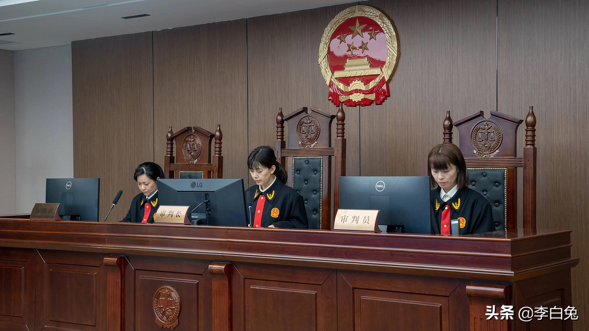 11年小伙被武汉大学“录取”，上学4年后蒙了，学校：没录取你啊